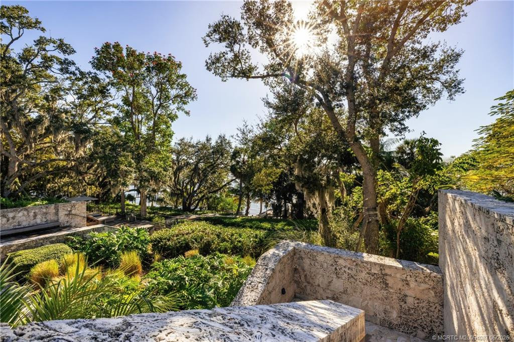 109 S River Road 85