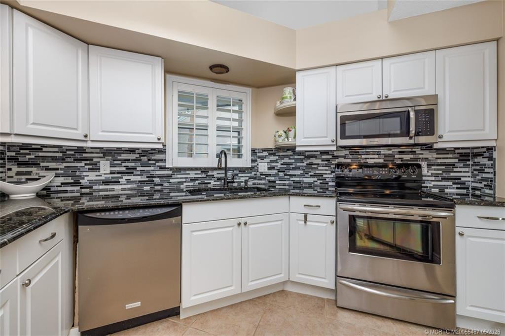 Photo 8 at 2438 SW Foxpoint Trail, Palm City