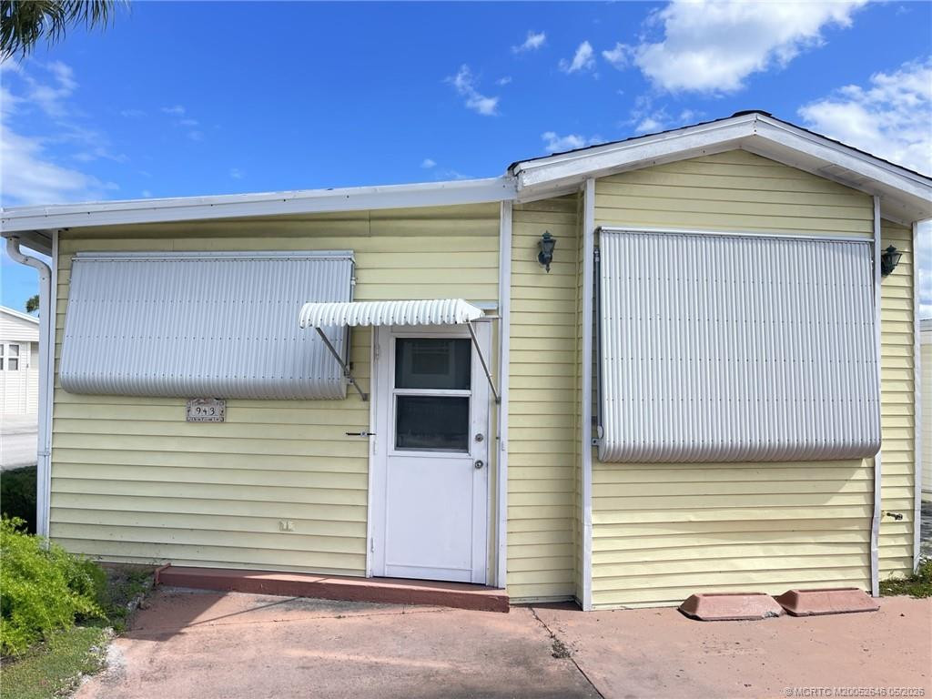 Photo 3 at 943 Nettles Boulevard, Jensen Beach