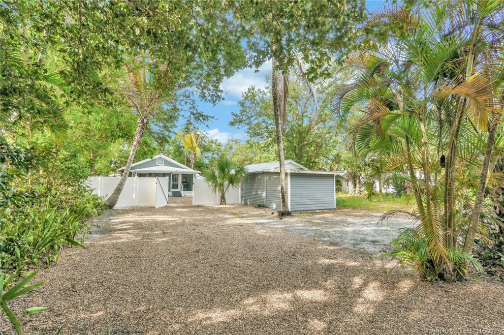 2 bedroom Single Family Residence at 542 SW Halpatiokee Street, Halpatiokee Park, Stuart — photo 3