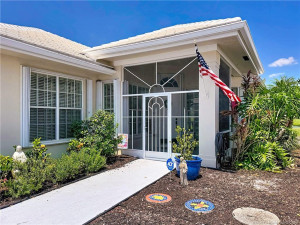 Screened front patio