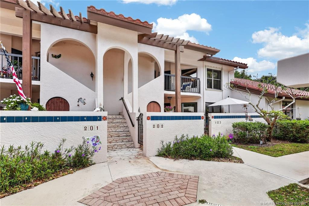 6031 SE Martinique Drive 202, Stuart, FL 34997