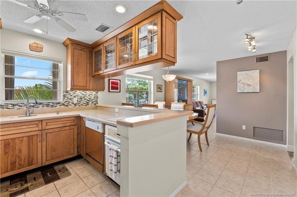 2 bedroom Condominium at 2600 SE Ocean Boulevard #Ee15, Vista Pines Condo, Stuart — photo 2
