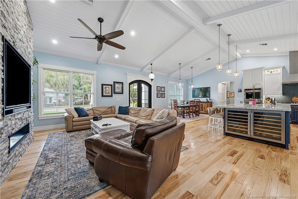305 SE Flamingo Avenue, Stuart FL - photo 6 of 62