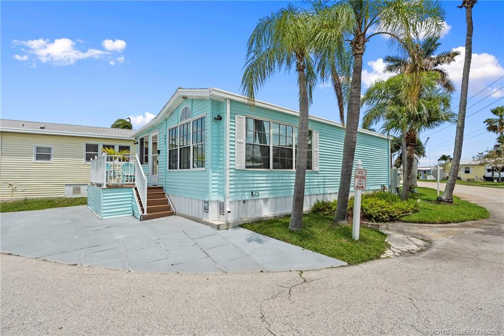 Photo 3 at 692 Nettles Boulevard, Jensen Beach