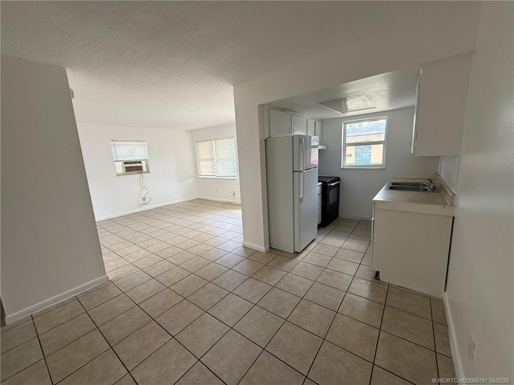 Photo 2 at 1865 40th Avenue 1, Vero Beach