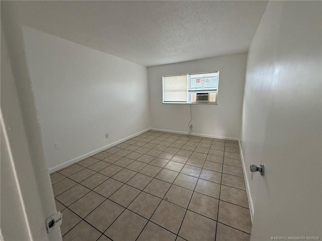 Photo 4 at 1865 40th Avenue 1, Vero Beach