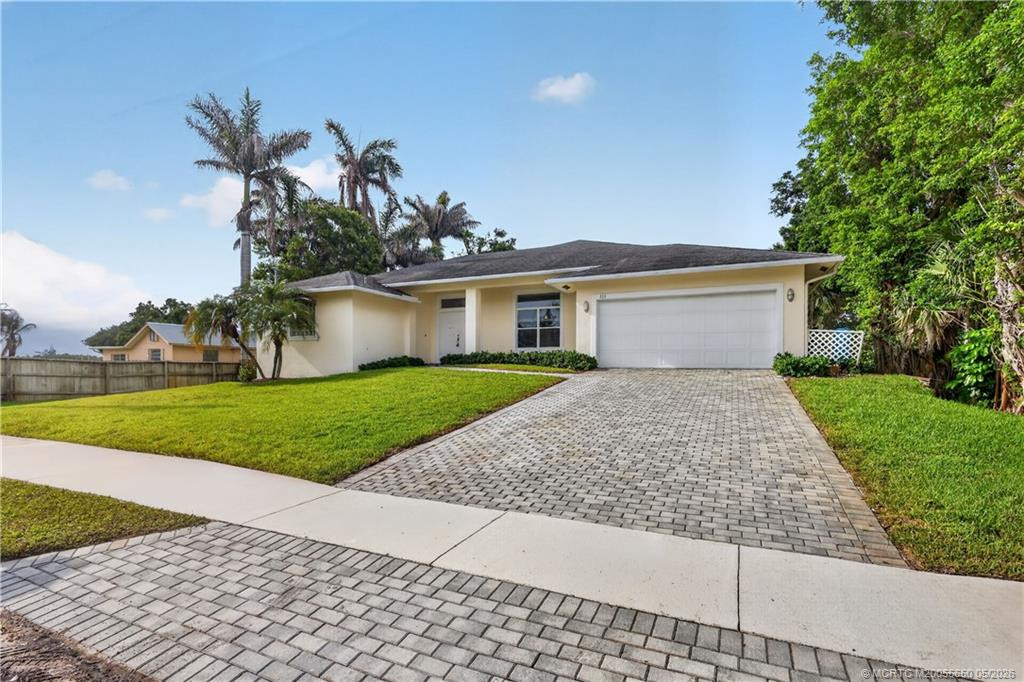 Photo 2 at 814 SW 29th Street, Palm City