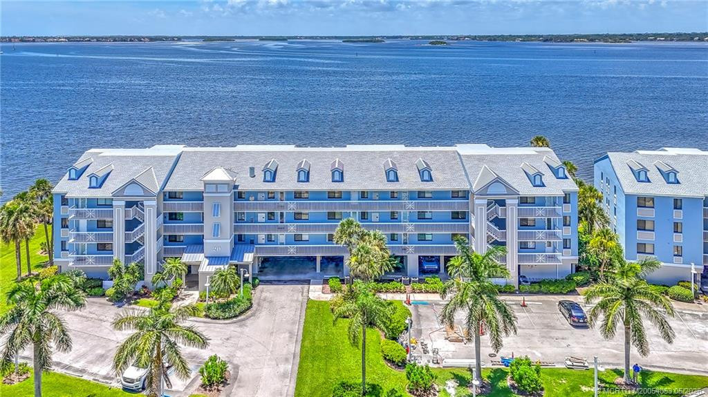10 NE Plantation Road 101, Stuart – Condominium for sale