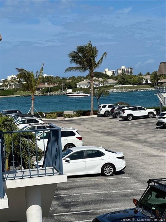 Right on the Jupiter inlet. Walk to beaches.