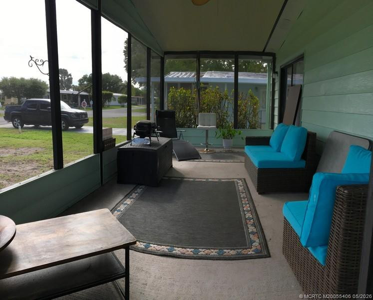 Screen porch