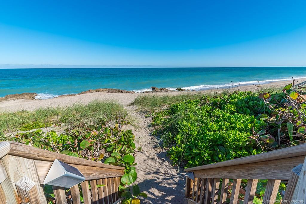 23 NE Macarthur Boulevard, Stuart FL - photo 11 of 96