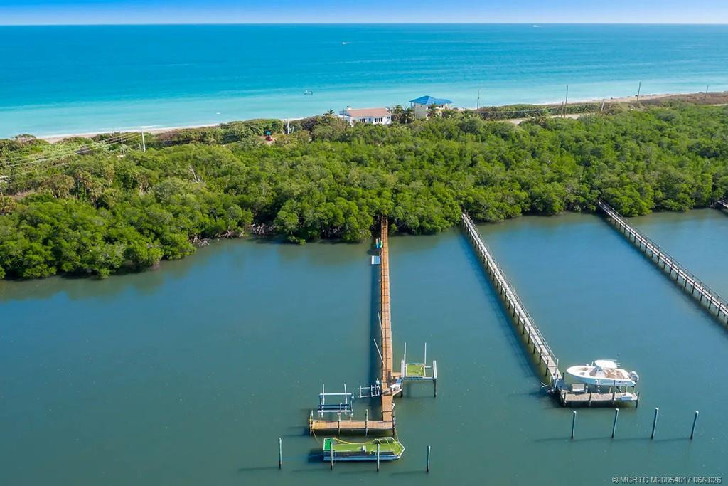 23 NE Macarthur Boulevard, Stuart FL - photo 16 of 96