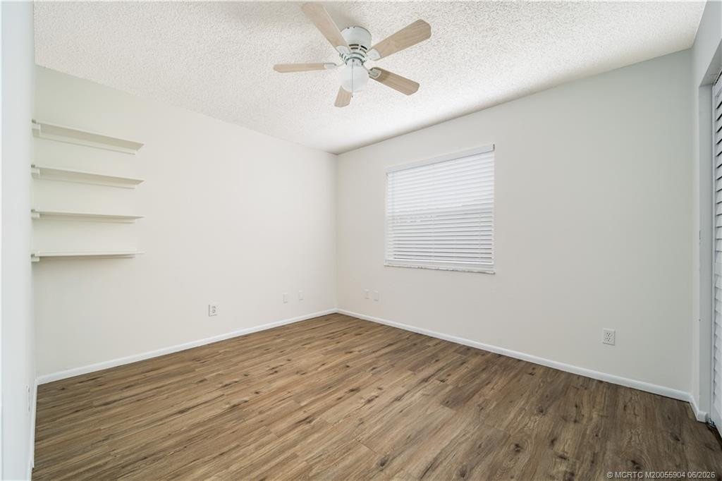 Guest bedroom.