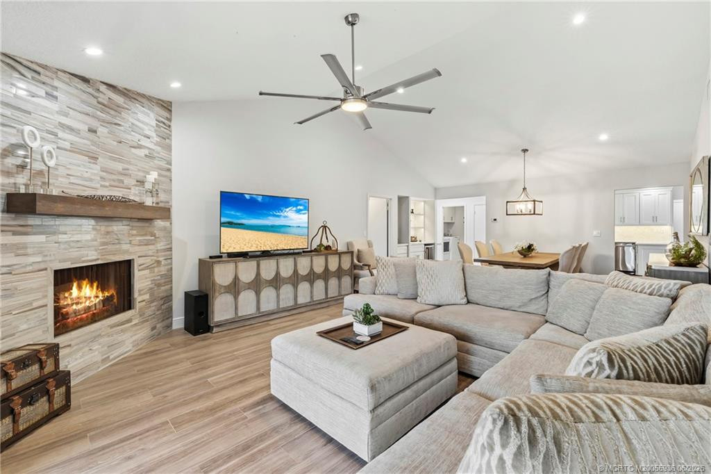 Property photo for 164 SE Crestwood Circle 8-64, Stuart, FL 34997