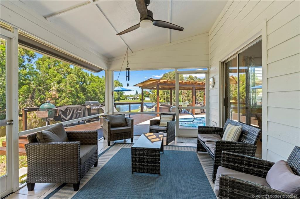 Screened in Patio