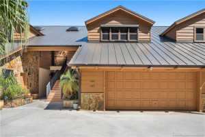 Photo for 102 SE Crestwood Circle, Stuart, FL 34997 - listing #M20055664 102 SE Crestwood Circle, Stuart, FL 34997