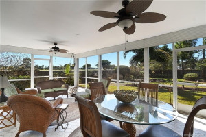 Spacious Screened Lanai