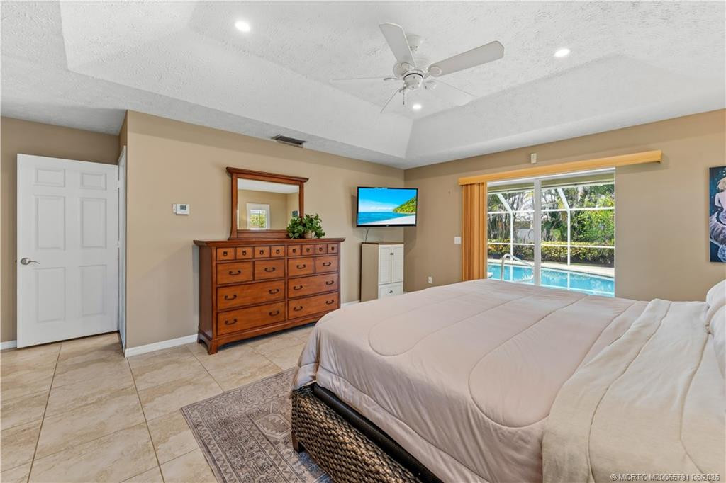 972 SW Hunt Club Circle, Palm City FL - photo 15 of 34