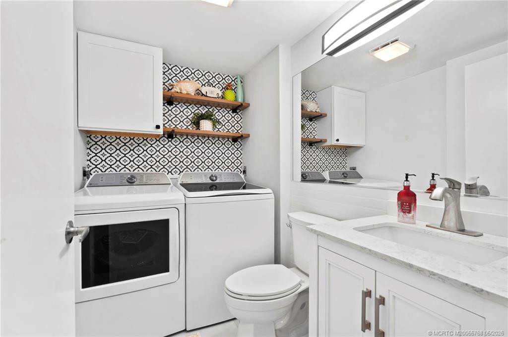 1/2 Bath Laundry Room