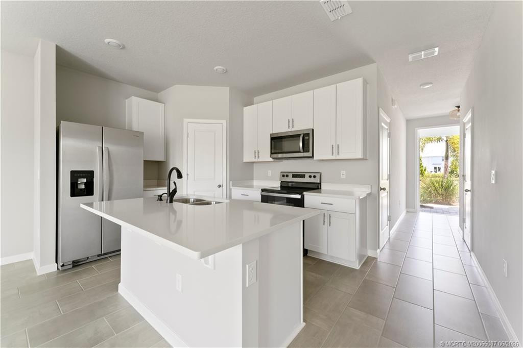 Photo 4 at 325 SE Halifax Lane, Stuart