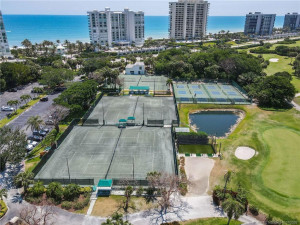 Tennis & pickleball courts
