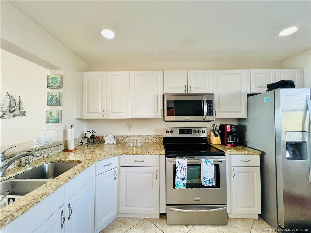 Photo 6 at 4250 N Highway A1A 302, Fort Pierce