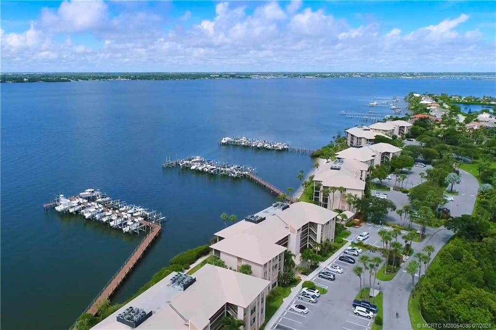 Community marina w/boat slips for lease