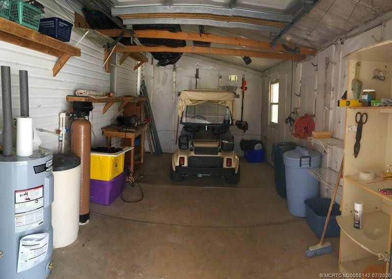 LARGE DOUBLE SHED WITH GARGE DOOR AUTOMATIC