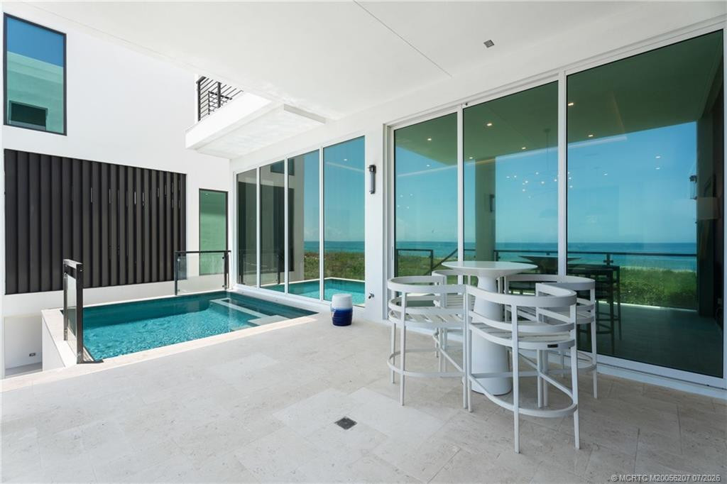 Deck/Pool off main living area