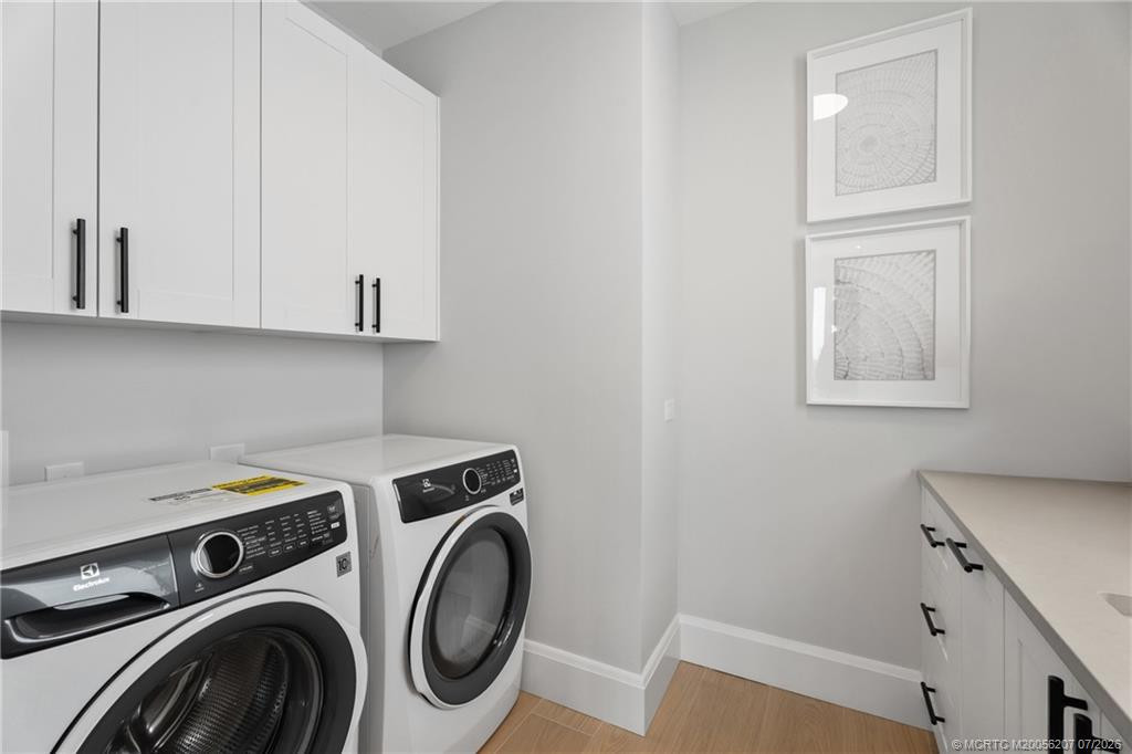 Laundry upper level