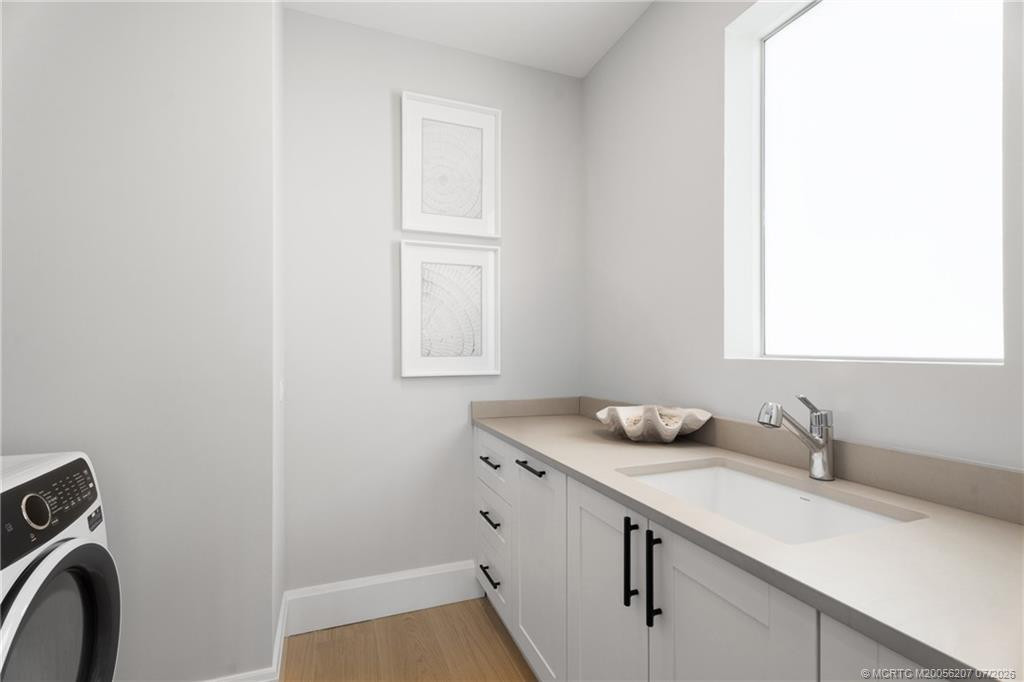 Laundry upper level