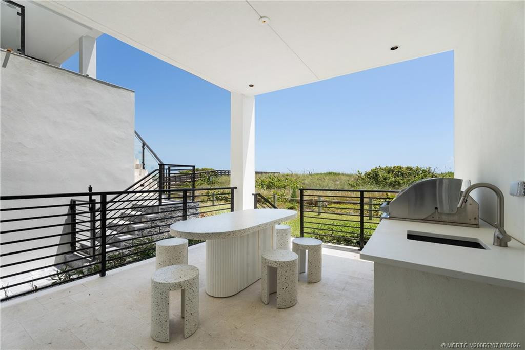 1st level summer kitchen and patio