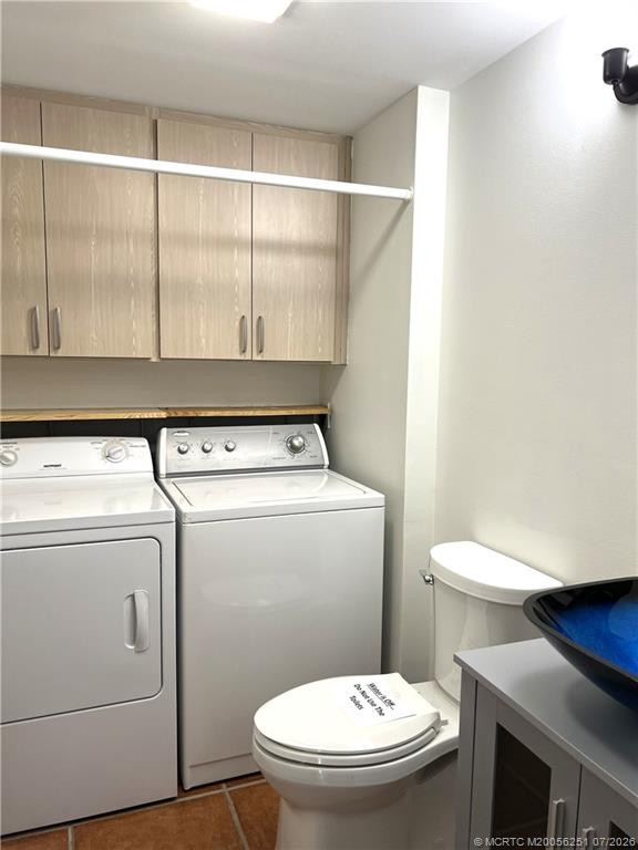 Downstairs 1/2 bathroom with Washer & Dryer