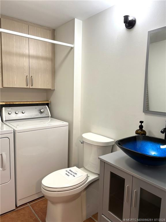 1/2 bathroom with new sink & cabinet
