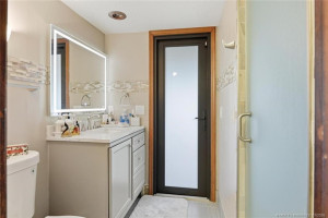 Lighted Bluetooth Mirror