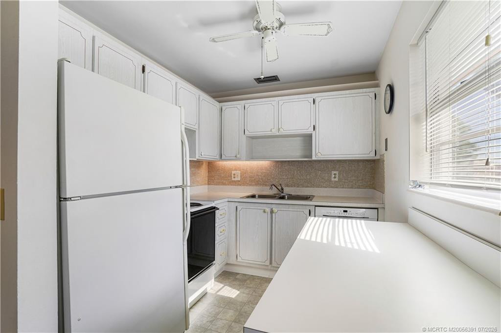 2600 SE Ocean Boulevard #Dd-12, Stuart FL - photo 8 of 21