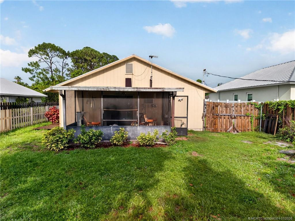 Photo 2 at 1625 22nd Avenue, Vero Beach
