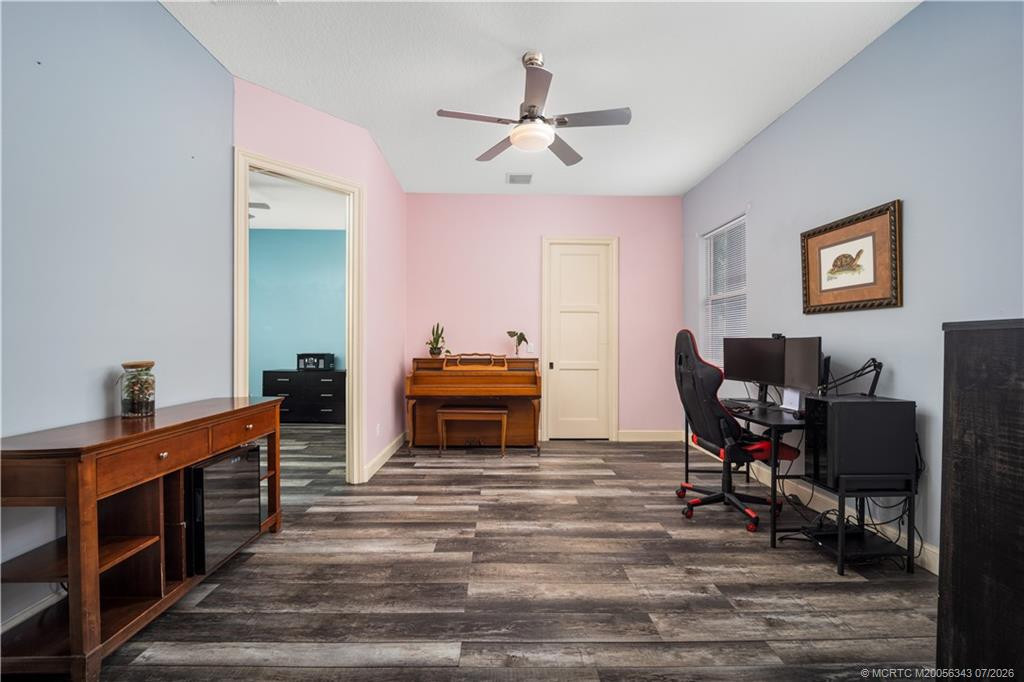 Flex Room