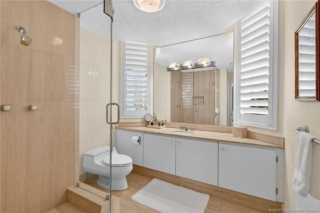 Ensuite bathroom for bedroom 3