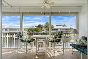 Screened balcony