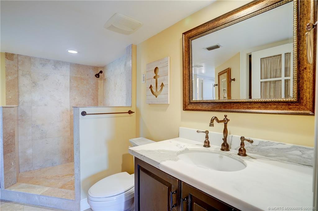 40 NE Plantation Road #101, Stuart FL - photo 9 of 31