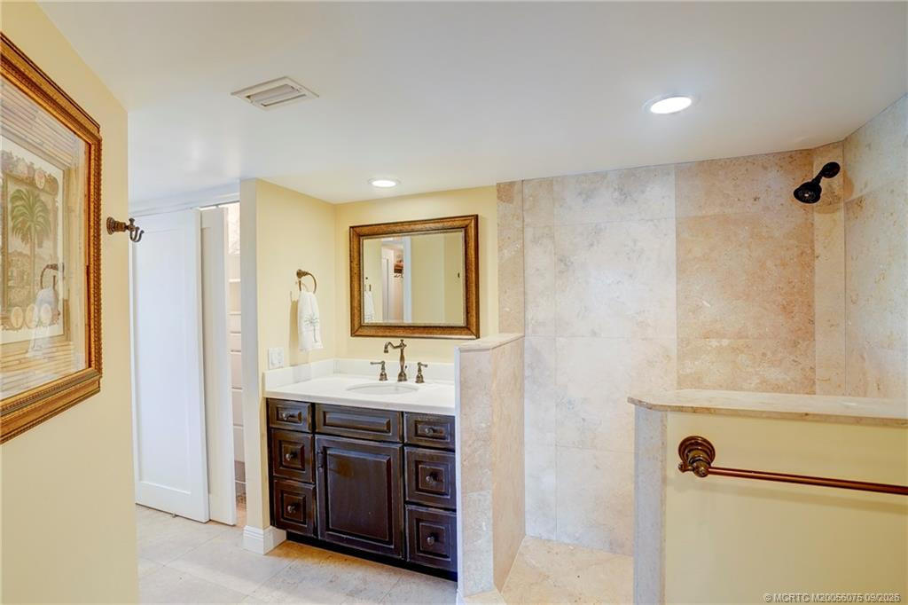 40 NE Plantation Road #101, Stuart FL - photo 10 of 31