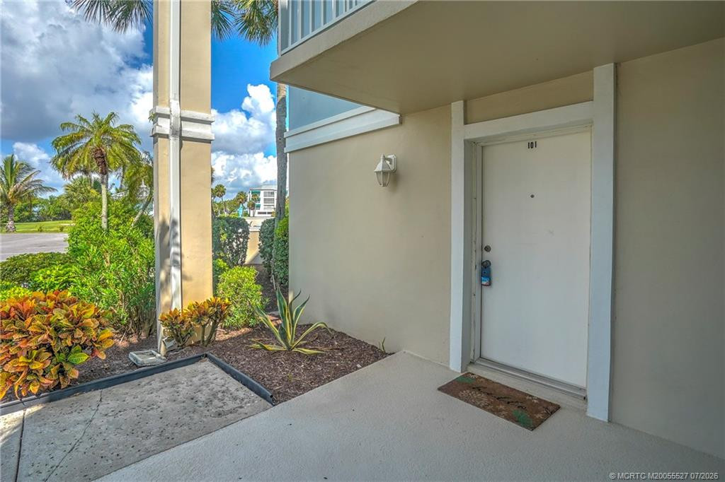 Photo 4 at 40 NE Plantation Road 110, Stuart