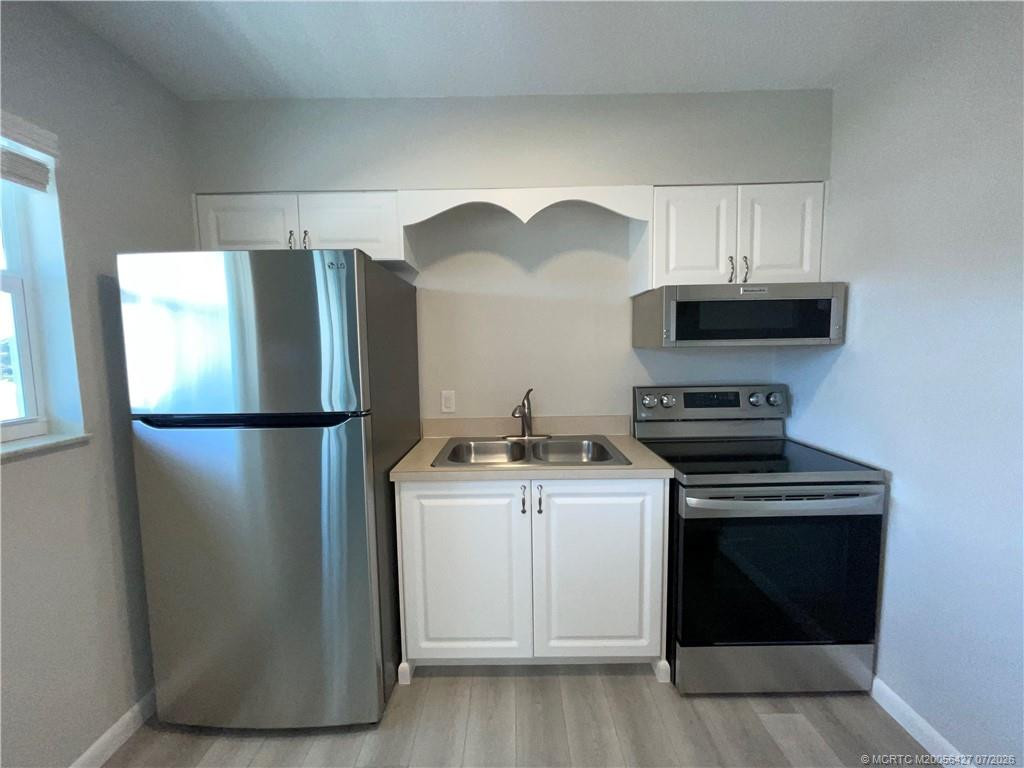 Photo 3 at 661 Hernando Street 8, Fort Pierce