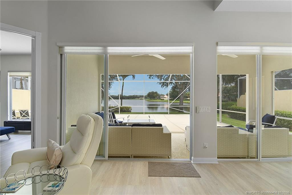 Lanai Entranc3e