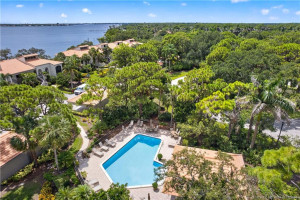 Bayhead Pool