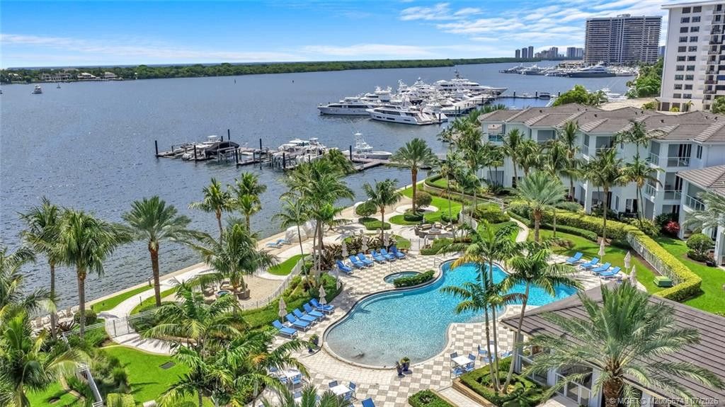 Resort style Amenities. Two Pools/spa, fire pit, private beach, community dock