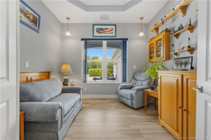 Den or 4th bedroom.