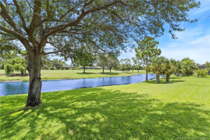 Rear lake and golf view.